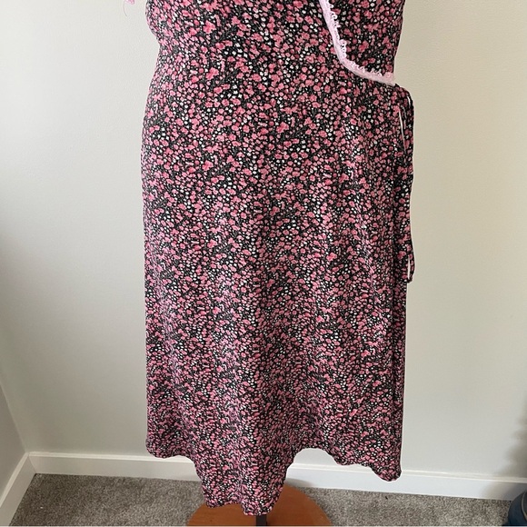 Missguided Plus Floral Wrap Dress Long Midi Length Waist Tie Lace Size 14 - Picture 4 of 8